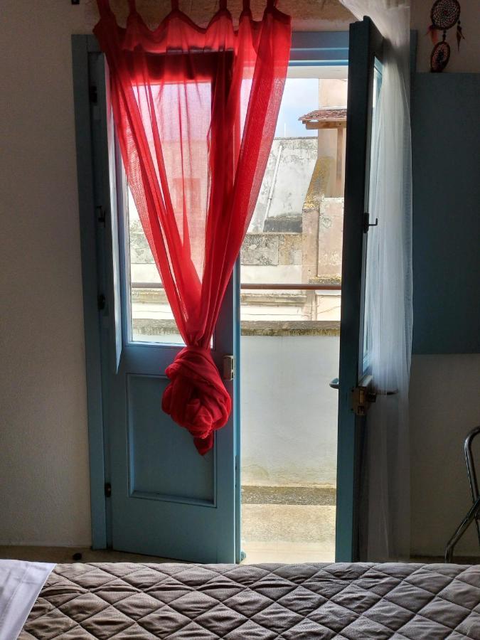 Rosso In Corte - Salento - Corte Dei Colori Spongano Esterno foto